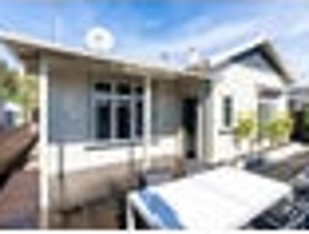 Saint Kilda, 3 bedrooms, $595 pw