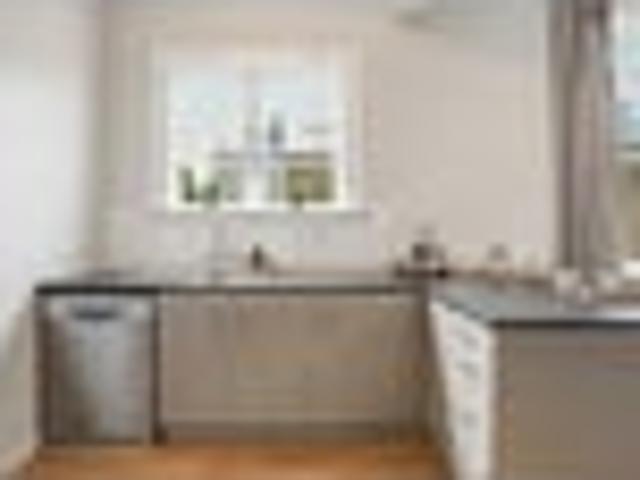 Saint Kilda, 3 bedrooms, $680 pw
