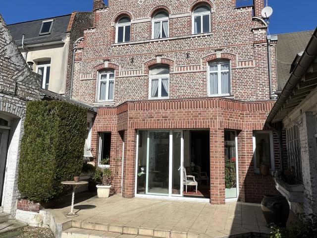 SAINT LAURENT BLANGY Imposante maison bourgeoise de 1920 261 m2, 6 chambres, vaste garage