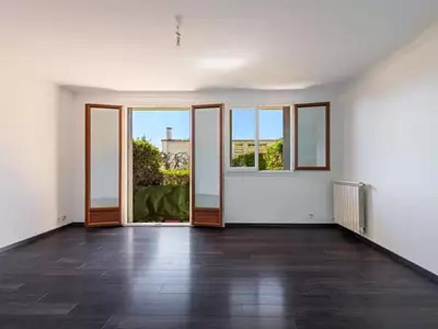 Saint Laurent du Var 06700 Achat / Vente appartement 2 pièces t2