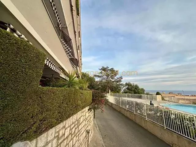 Saint Laurent du Var 06700 Achat / Vente appartement 2 pièces t2 piscine