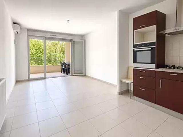 Saint Laurent du Var 06700 Achat / Vente appartement 3 pièces t3 terrasse