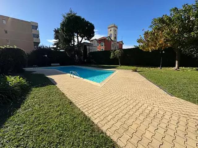 Saint Laurent du Var 06700 Achat / Vente appartement 3 pièces t3 au dernier étage piscine