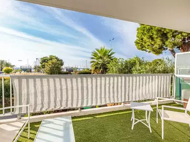 Saint Laurent du Var 06700 Location appartement 1 pièce t1 au dernier étage