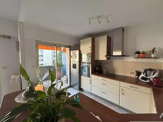 Saint Laurent du Var 06700 Location appartement 3 pièces t3 terrasse balcon
