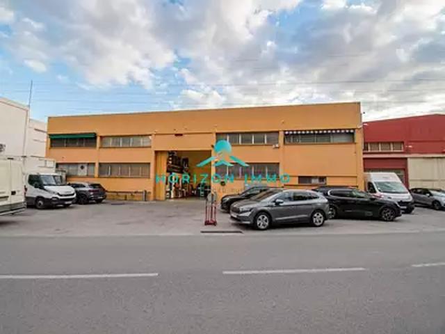 Saint Laurent du Var 06700 Location divers parking