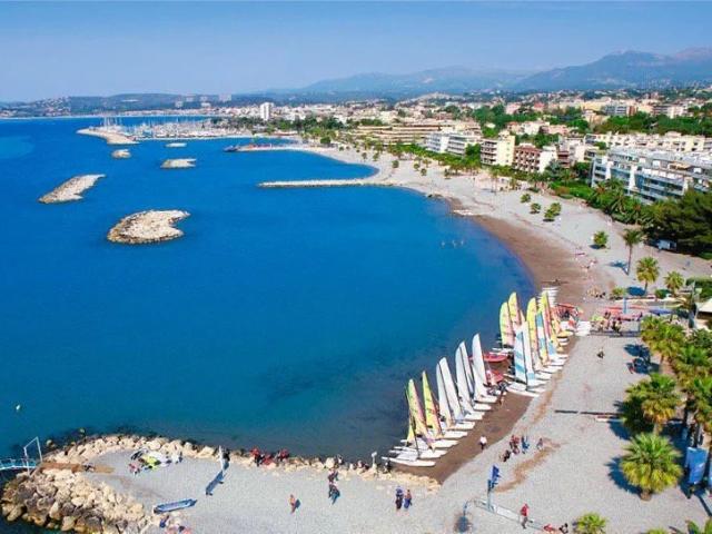SAINT LAURENT DU VAR Région PACA vente appartement 3 pièces neuf Dernier étage Piscine