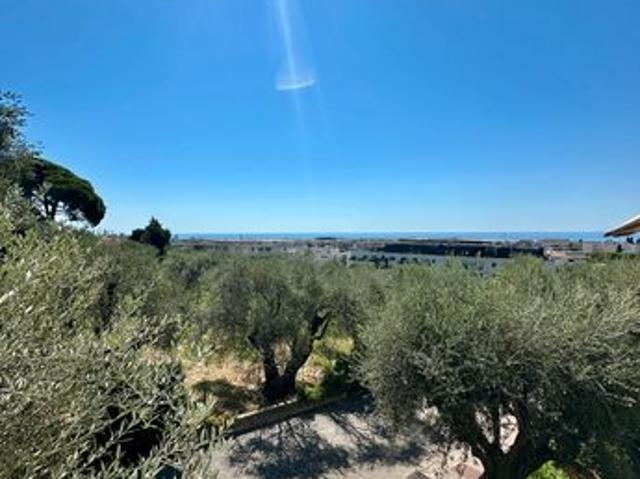 Saint Laurent du Var Secteur Empereur / Boulevard de Provence 3 pièces 74m² + garage & cave