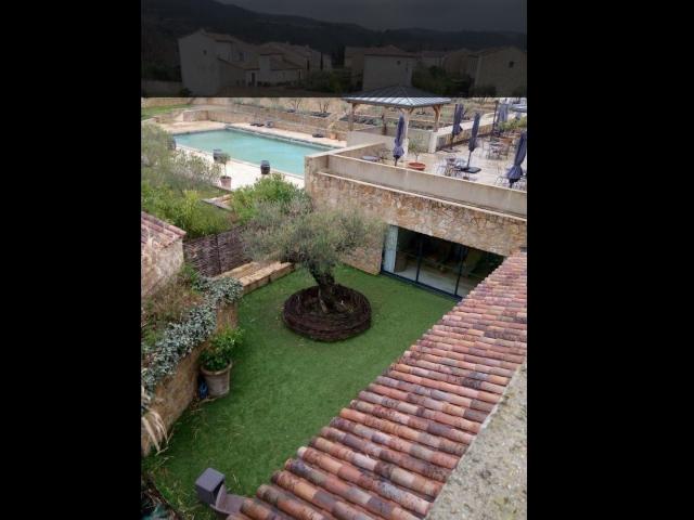 Saint Laurent de la Cabrerisse, 25 mn des plages, adorable pied à terre avec piscine dans village toutes commodités