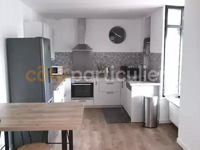 Saint Laurent sur Sèvre 85290 Location maison 8 pièces t8 au dernier étage