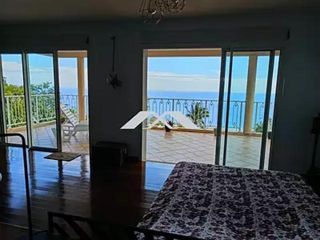 Saint Leu 97436 Achat / Vente maison 7 pièces t7 piscine terrasse