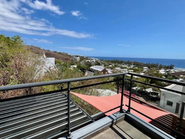 Saint Leu centre – Maison coup de cœur avec vue mer, jacuzzi & centre ville à pied !