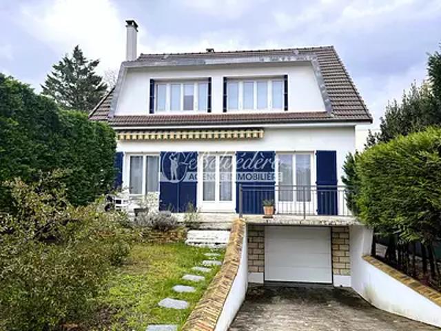 Saint Leu la Forêt 95320 Achat / Vente maison 6 pièces t6 au dernier étage cave