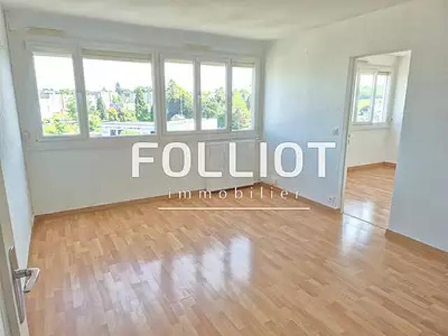 Saint Lô 50000 Location appartement 2 pièces t2 au dernier étage cave