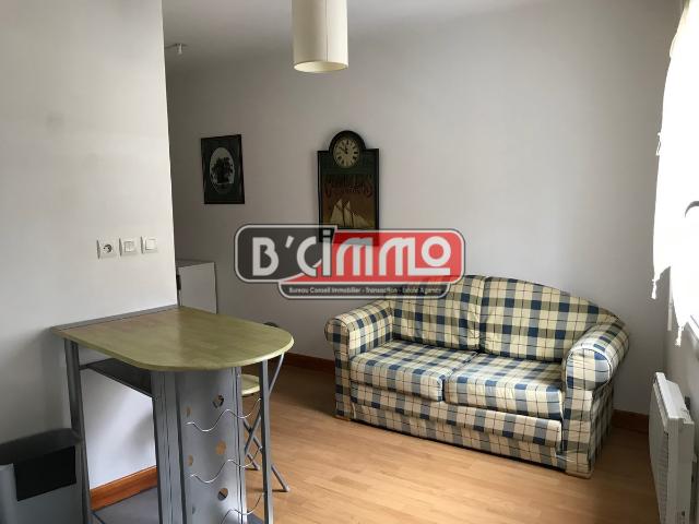 SAINT LO CENTRE VILLE, studio en duplex