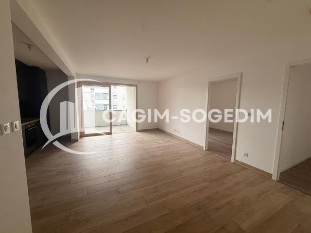 Saint Louis Bel appartement F3 avec balcon, cave et garage