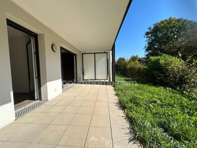 SAINT LOUIS NEUWEG, résidence de Standing, superbe appartement rez de jardin 2pièces, terrasse, jardin privatif, cave, garage. Cadre verdoyant