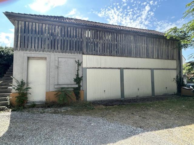 SAINT LOUIS, plateau de 60m² à aménager