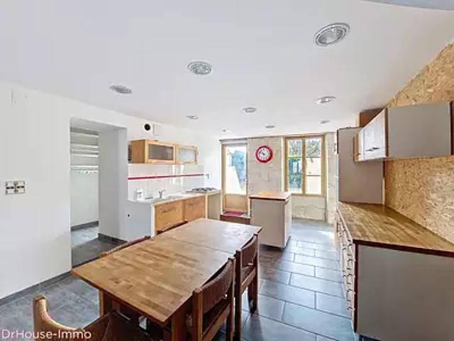 Saint Maixent l'Ecole 79400 Achat / Vente maison 4 pièces t4 au dernier étage terrasse
