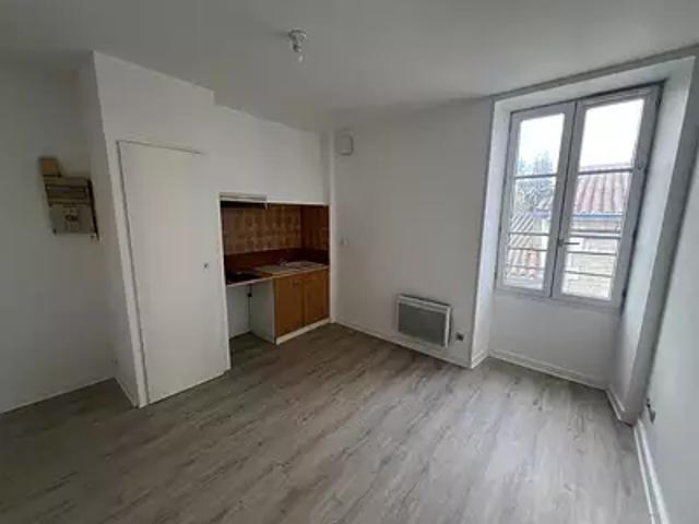 Saint Maixent l'Ecole 79400 Location appartement 2 pièces t2