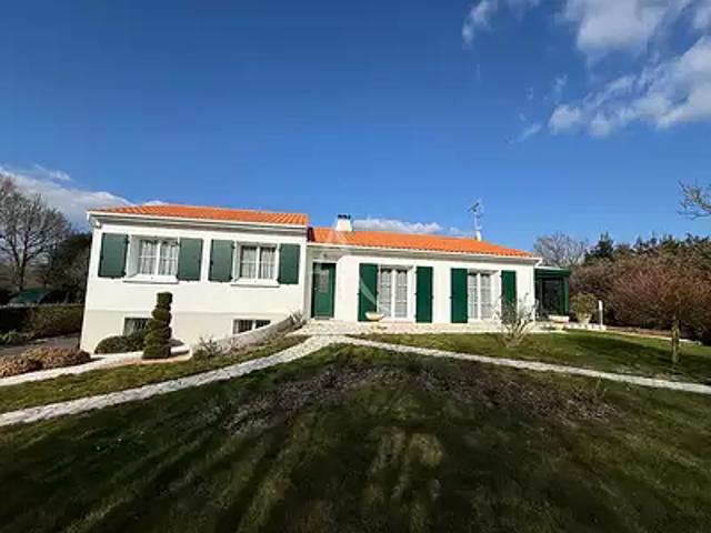 Saint Maixent sur Vie 85220 Achat / Vente maison 4 pièces t4 au dernier étage