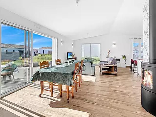 Saint Maixent sur Vie 85220 Achat / Vente maison 6 pièces t6 au dernier étage terrasse