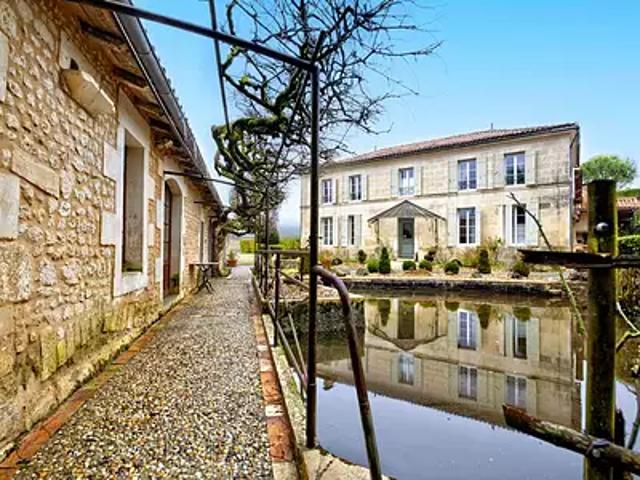 Saint Maigrin 17520 Achat / Vente immeuble
