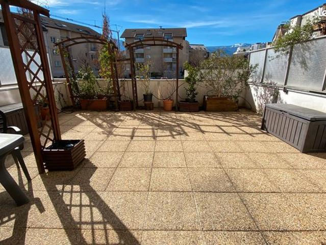 Saint Martin d’Hères beau T4 avec terrasse dans résidence récente