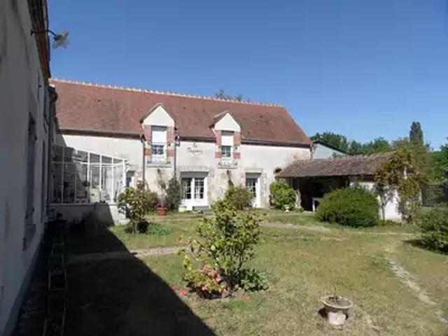 Saint Martin d'Abbat 45110 Achat / Vente maison 7 pièces t7 au dernier étage cave