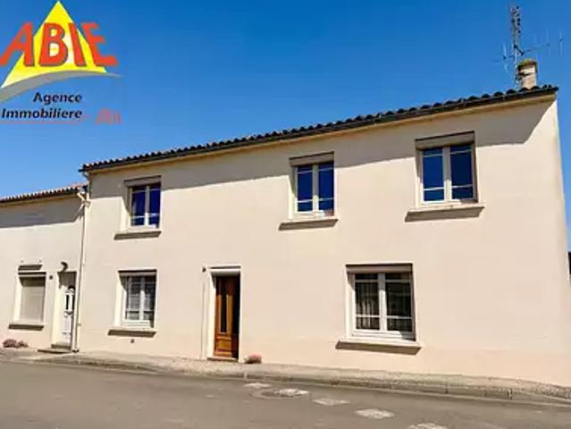 Saint Martin de Fraigneau 85200 Achat / Vente maison 5 pièces t5 parking