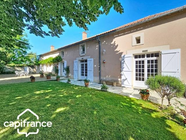 Saint Martin de Sanzay 79 – Maison en pierre rénovée 203 m. 203m² Thouars