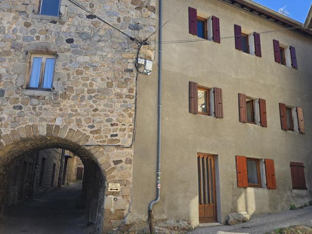Saint Martin de Valamas Maison de village immédiatement habitable