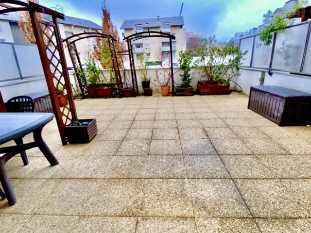 SAINT MARTIN D'HÈRES SPACIEUX T4 AVEC TERRASSE