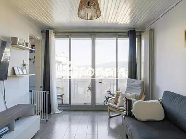 Saint Martin d'Hères 38400 Achat / Vente appartement 3 pièces t3 au dernier étage