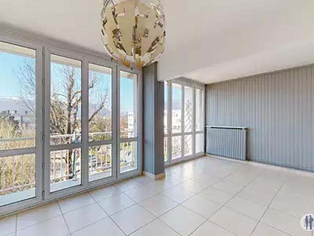 Saint Martin d'Hères 38400 Achat / Vente appartement 3 pièces t3 au dernier étage cave