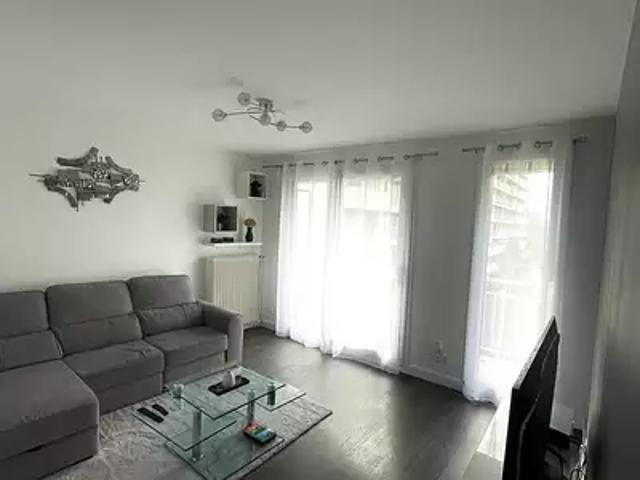 Saint Martin d'Hères 38400 Location appartement 3 pièces t3 au dernier étage