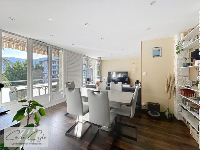SAINT MARTIN D'HERES 38 Appartement 5 pièces sans travaux, Résidence Hermitage
