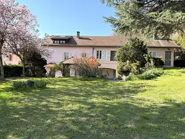 Saint Martin d'Uriage 38410 Achat / Vente maison 9 pièces t9 piscine terrasse