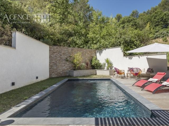 Saint Marc Jaumegarde maison neuve contemporaine 276 m² piscine