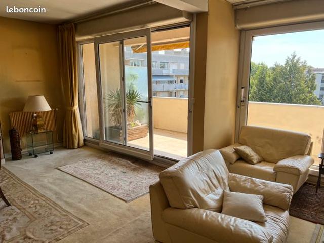 Saint maur type 2/3 de 82 m² terrasse et garage 253.000 euros hai