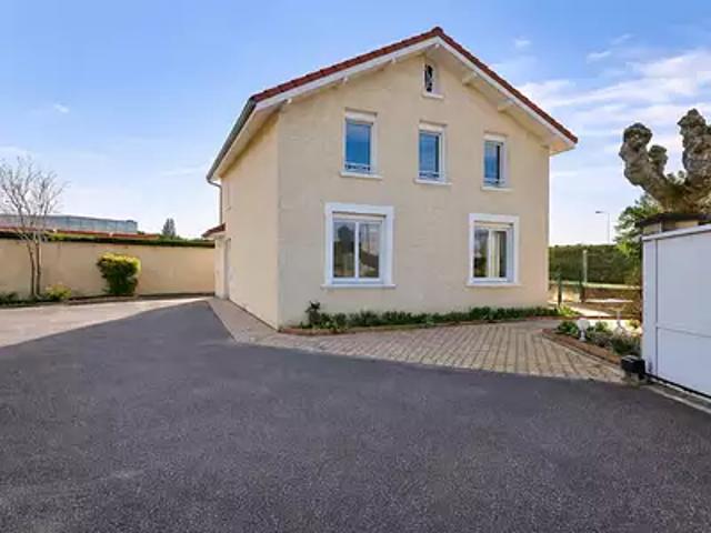Saint Maurice de Beynost 01700 Achat / Vente maison 6 pièces t6 au dernier étage cave
