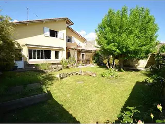 Saint Médard de Guizières 33230 Achat / Vente maison 8 pièces t8