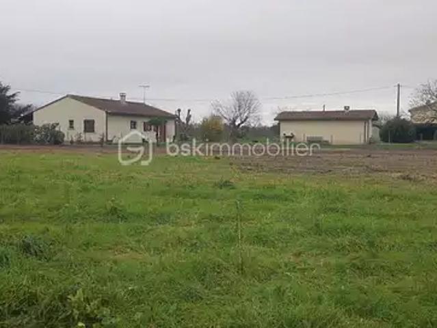 Saint Médard de Guizières 33230 Achat / Vente terrain