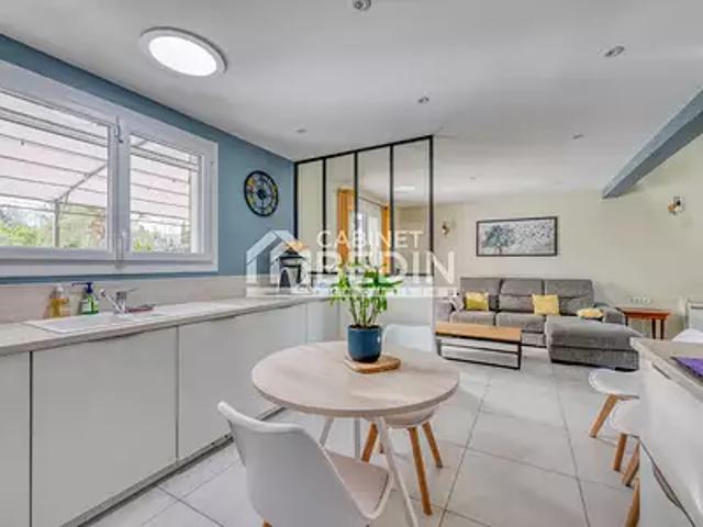 Saint Médard en Jalles 33160 Achat / Vente maison 7 pièces t7 au dernier étage piscine