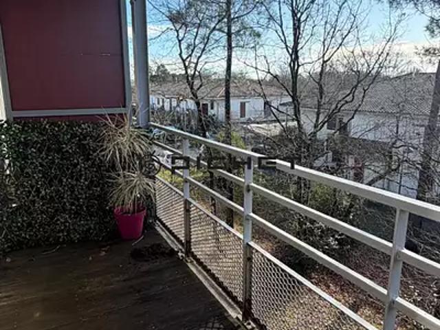 Saint Médard en Jalles 33160 Achat / Vente appartement 2 pièces t2 au dernier étage