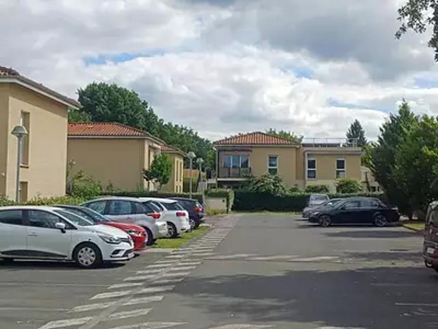 Saint Médard en Jalles 33160 Achat / Vente appartement 2 pièces t2 au dernier étage parking