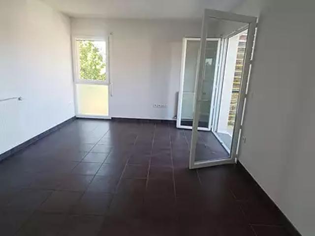 Saint Médard en Jalles 33160 Achat / Vente appartement 2 pièces t2 au dernier étage parking