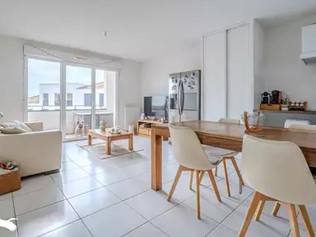 Saint Médard en Jalles 33160 Achat / Vente appartement 2 pièces t2 parking