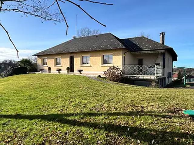 Saint Mexant 19330 Achat / Vente maison 8 pièces t8 au dernier étage cave