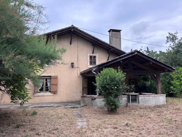 Saint Michel de Castelnau – Maison à rénover avec grange et 1 hectare de terrain
